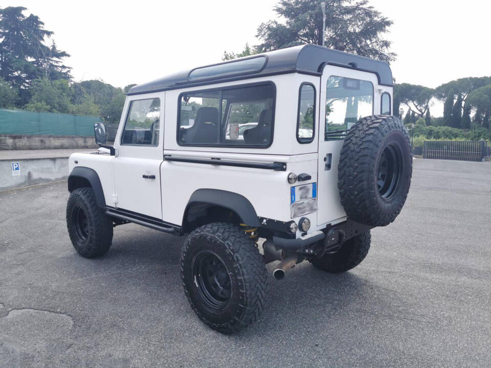 Image 3/45 of Land Rover Defender 110 Td5 (2001)