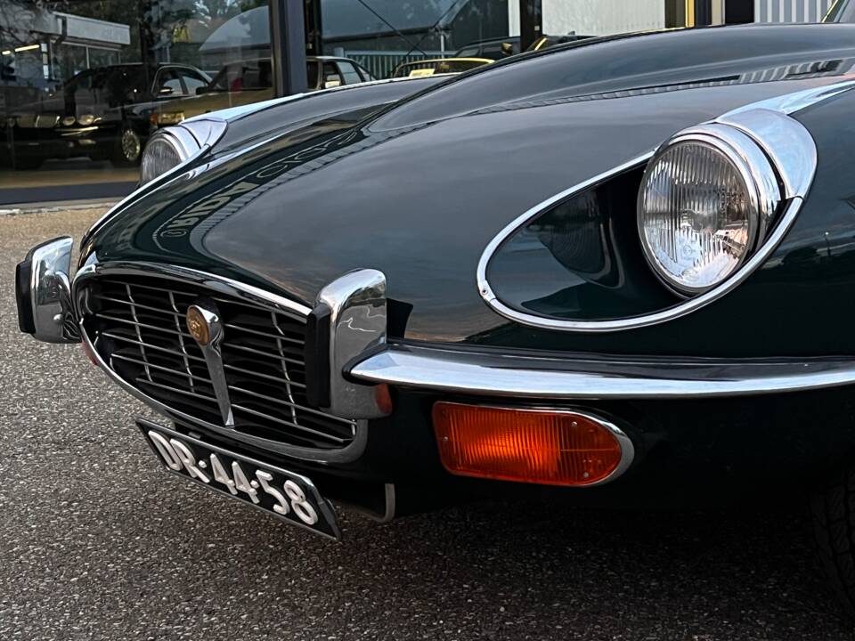Image 40/46 de Jaguar Type E V12 (2+2) (1972)