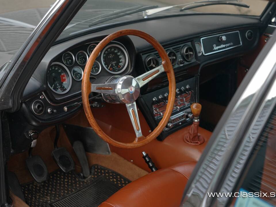 Image 18/21 of Maserati Quattroporte 4200 (1965)