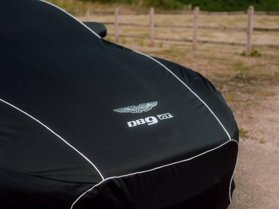Image 79/96 of Aston Martin DB 9 GT "Bond Edition" (2015)