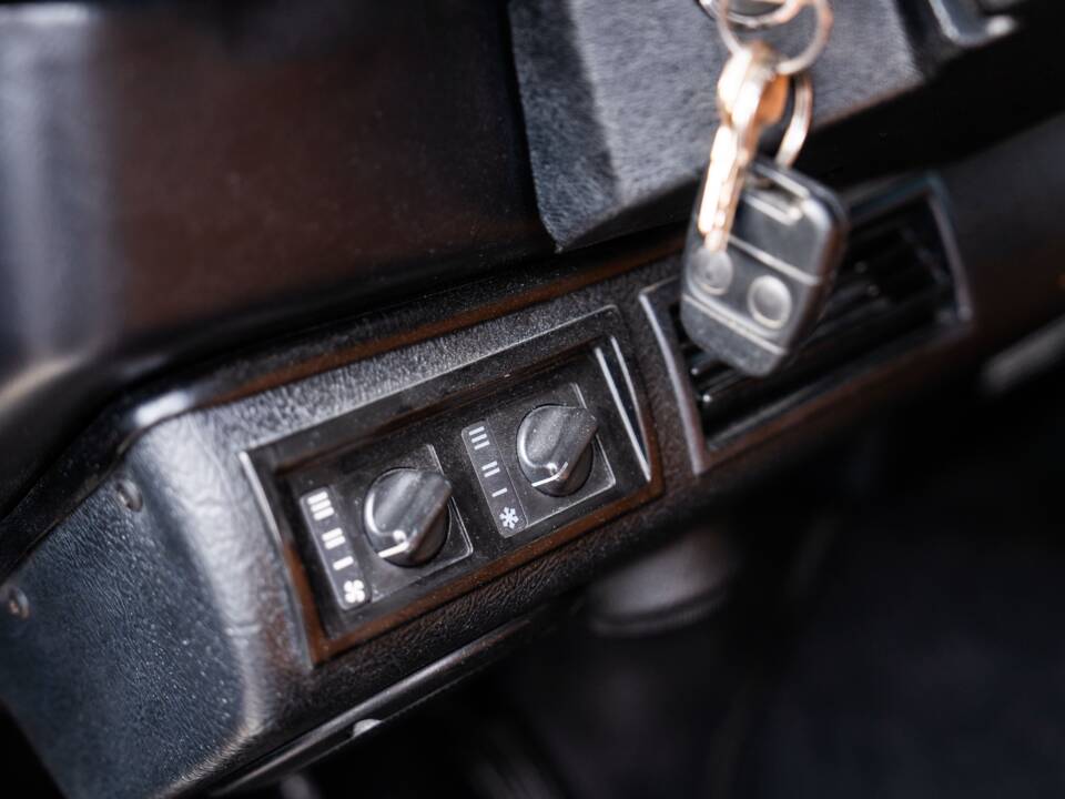 Image 25/50 of Land Rover Defender 110 (2004)