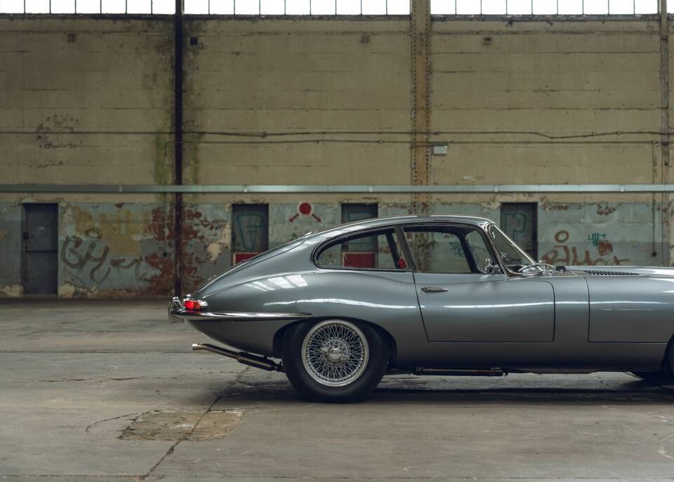 Image 14/59 de Jaguar Type E 4.2 (1966)