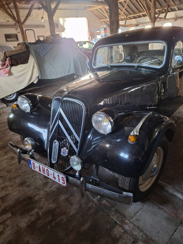 Afbeelding 4/6 van Citroën Traction Avant 11 B (1953)