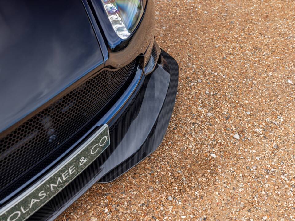 Image 30/65 of Aston Martin Vantage GT8 (2017)