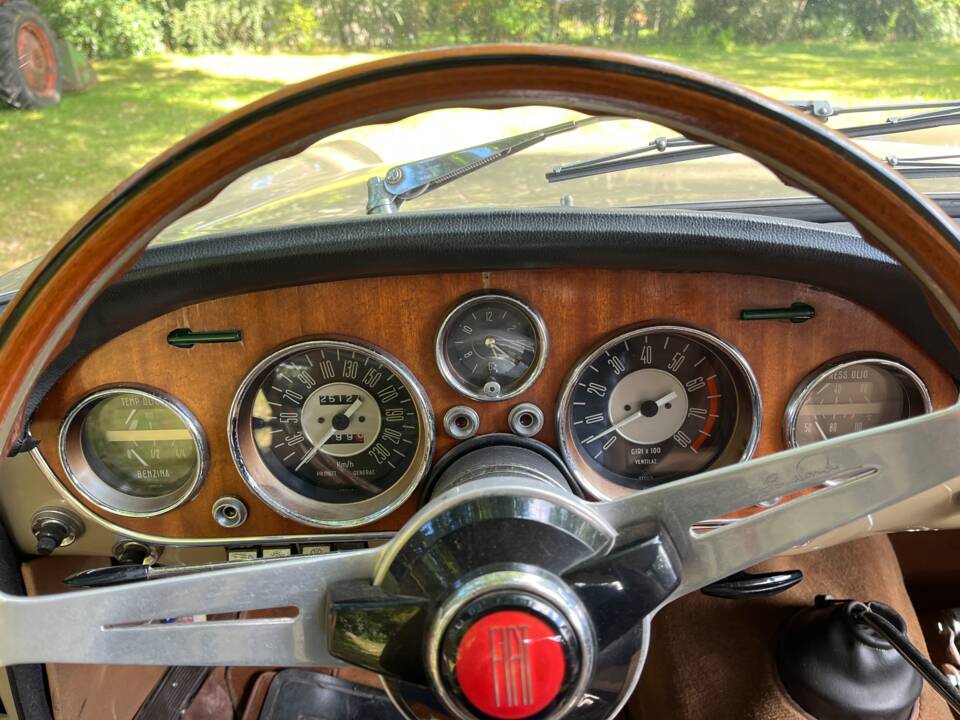 Image 16/28 of FIAT 2300 S Coupe (1965)