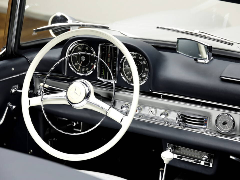 Afbeelding 14/30 van Mercedes-Benz 300 SL Roadster (1961)