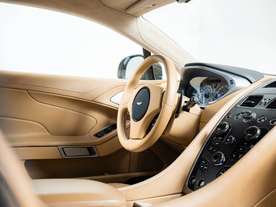 Image 10/32 of Aston Martin Vanquish (2013)