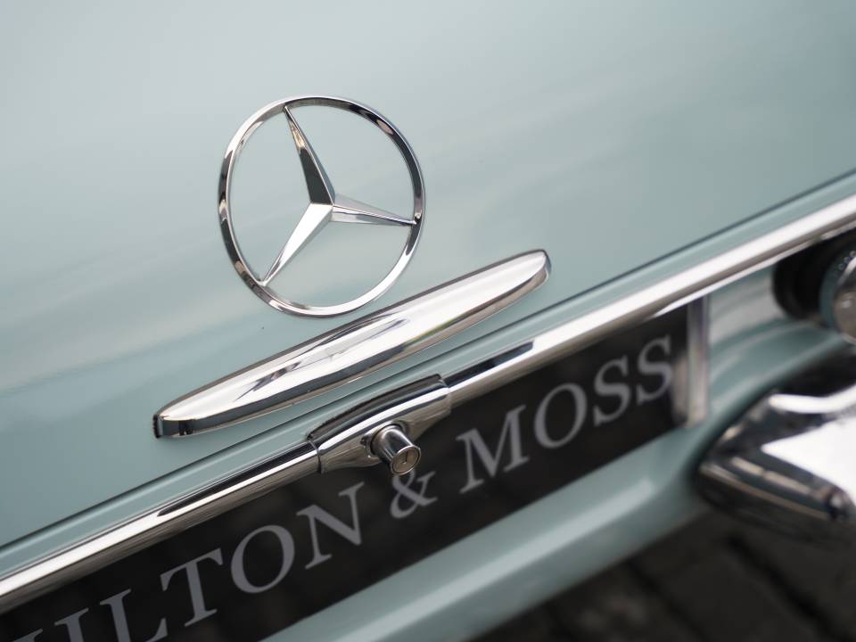 Image 33/50 of Mercedes-Benz 280 SL (1968)