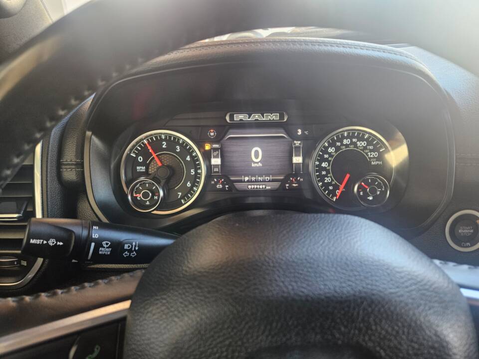 Image 37/69 of Dodge Ram 1500 (2022)