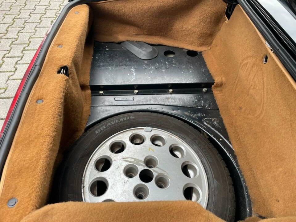 Immagine 13/18 di Alfa Romeo 2.0 Spider (1993)