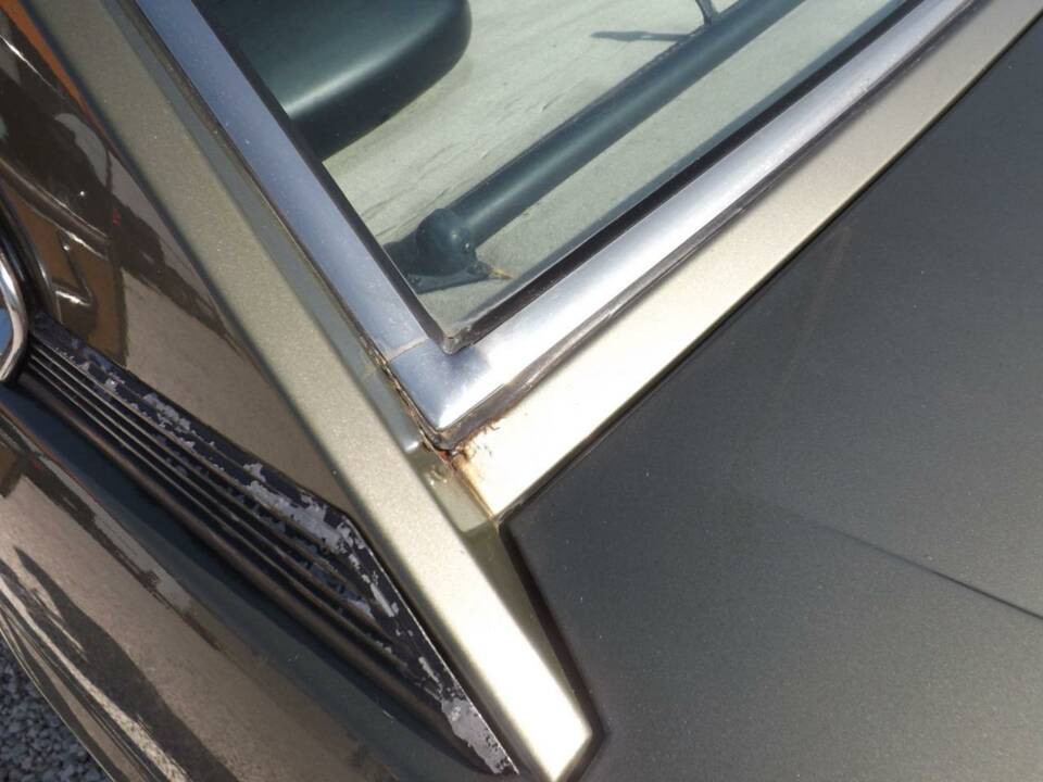 Image 33/49 of Peugeot 504 Coupé (1981)