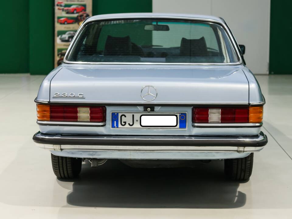 Bild 4/18 von Mercedes-Benz 230 C (1977)