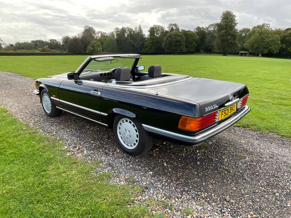 Imagen 8/45 de Mercedes-Benz 300 SL (1988)