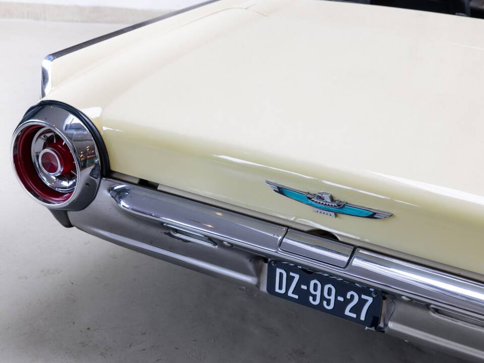 Bild 34/40 von Ford Thunderbird (1962)