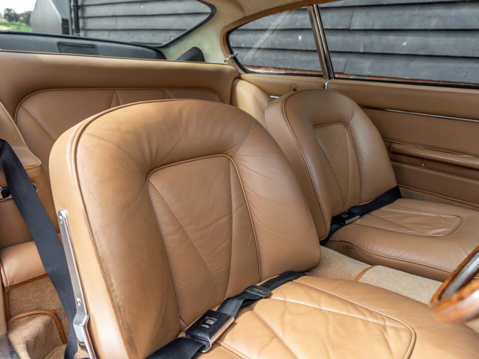 Bild 41/50 von Aston Martin DB 6 Vantage (1969)