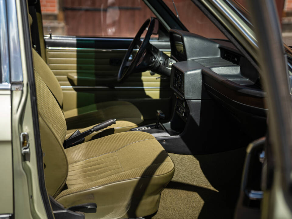 Image 37/46 of BMW 525 (1978)
