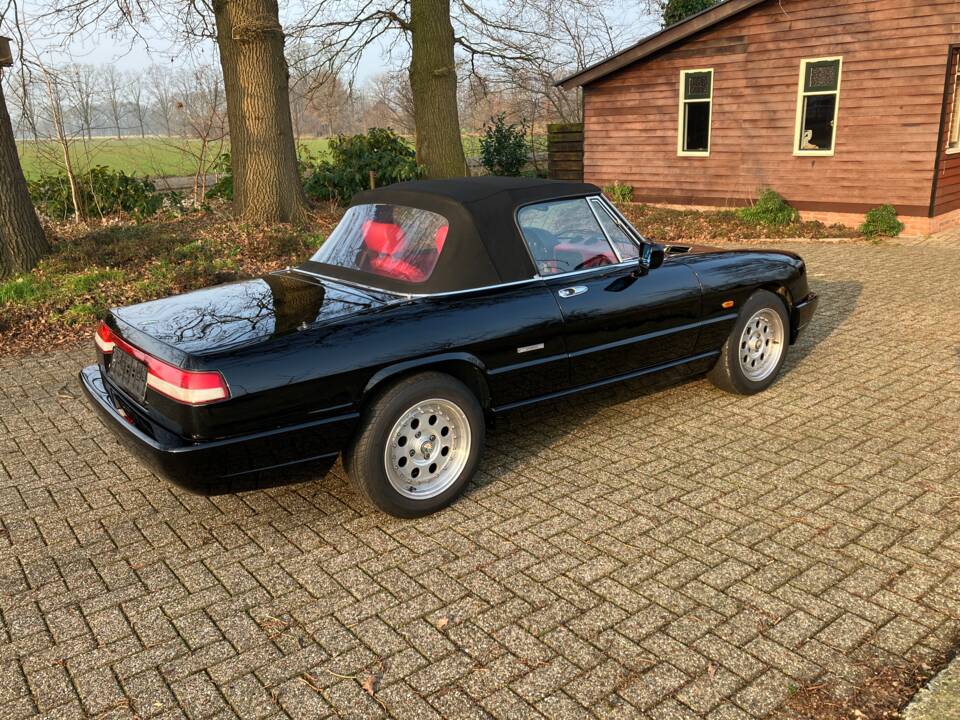 Bild 21/21 von Alfa Romeo 2.0 Spider (1991)