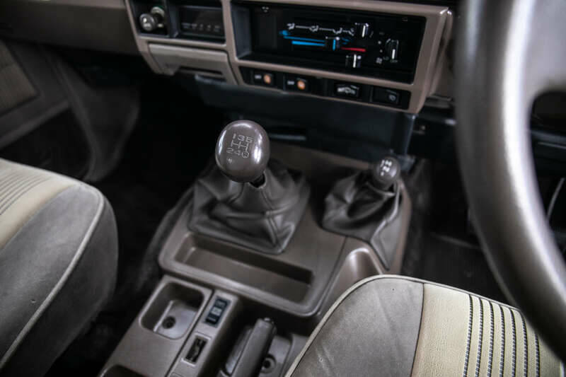 Immagine 20/46 di Toyota Land Cruiser 2.4 LX Turbo (1992)