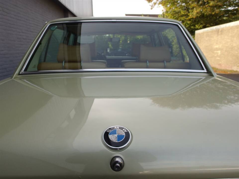 Image 15/95 de BMW 2500 (1977)