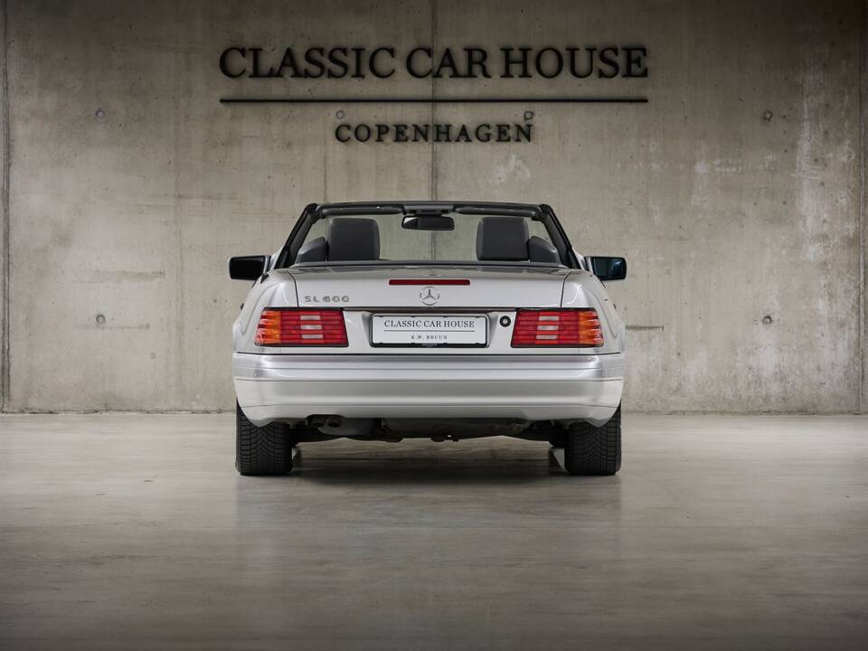 Immagine 4/95 di Mercedes-Benz SL 600 (1998)