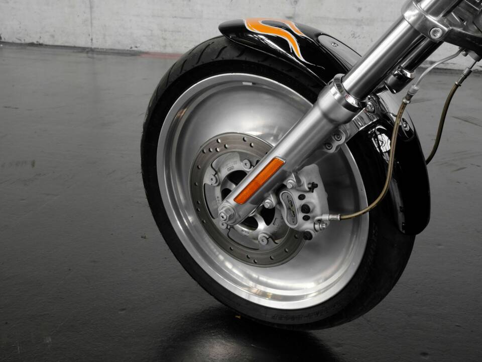 Immagine 10/18 di Harley-Davidson DUMMY (2004)