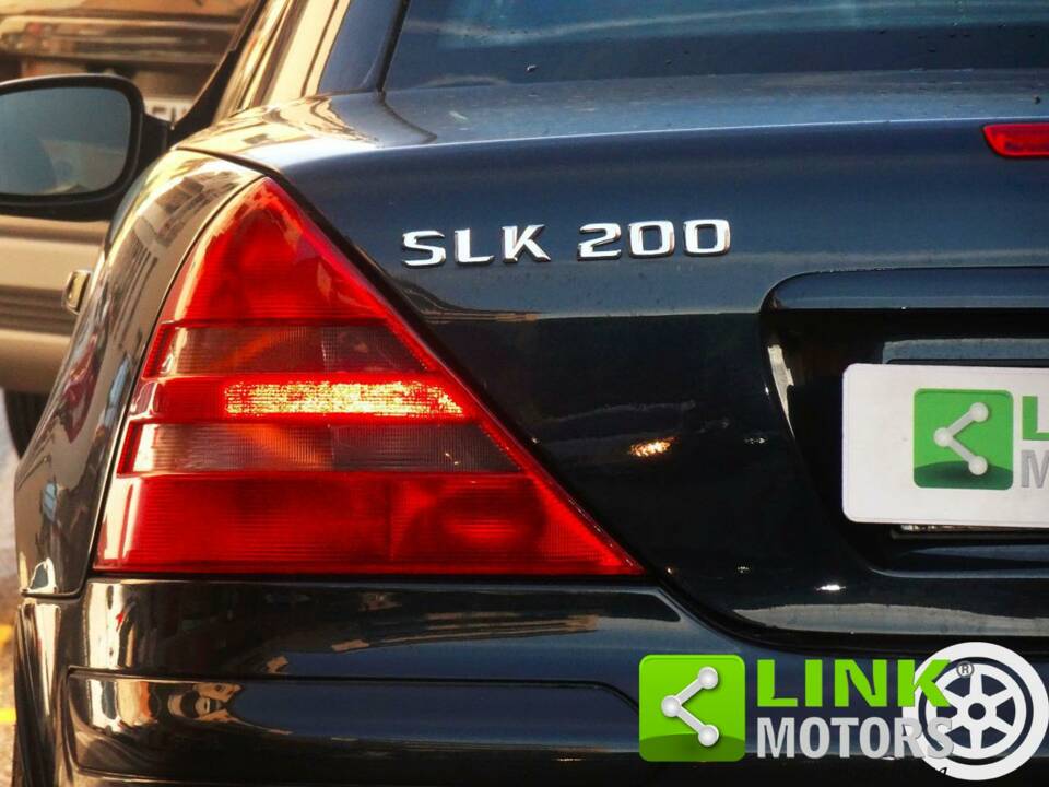 Image 4/10 of Mercedes-Benz SLK 200 Kompressor (1998)