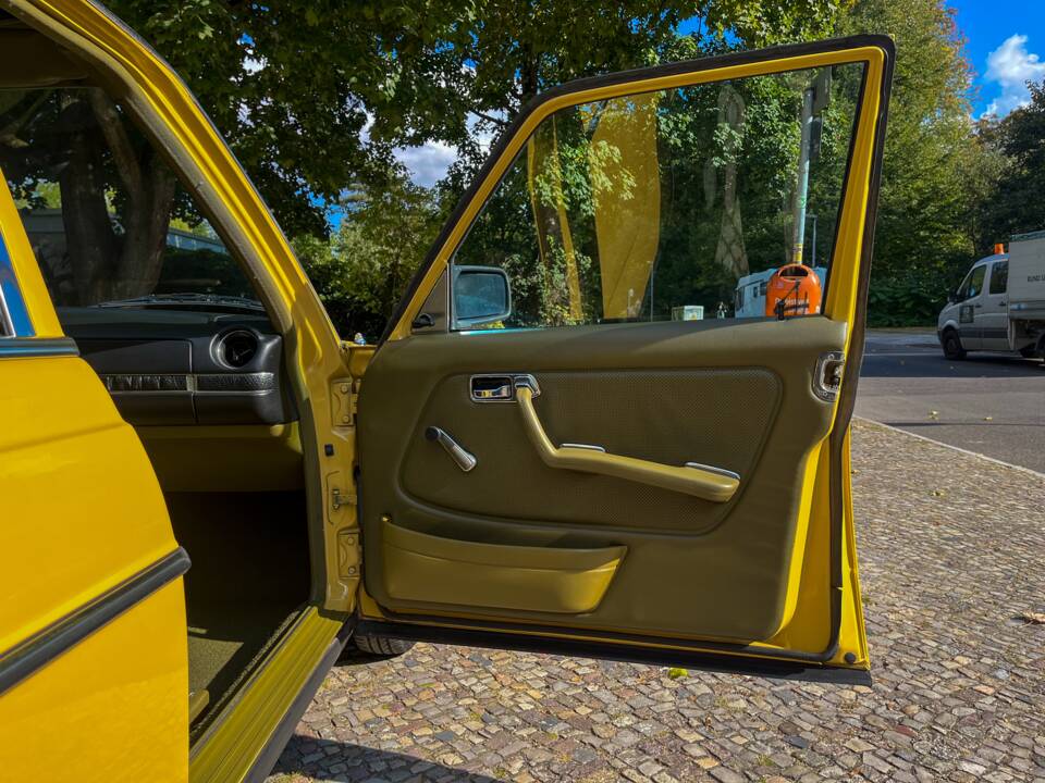 Image 66/139 of Mercedes-Benz 240 D (1978)