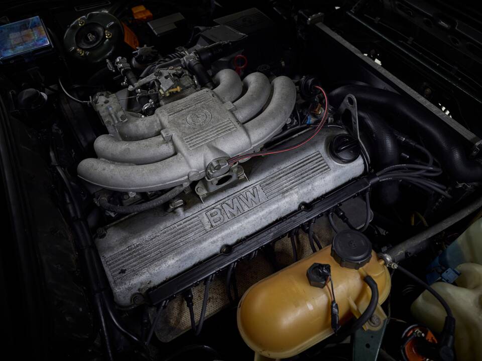 Image 88/90 of BMW 325i (1987)