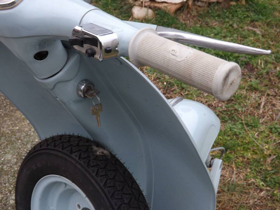 Image 30/50 de Piaggio Vespa 125 (1961)