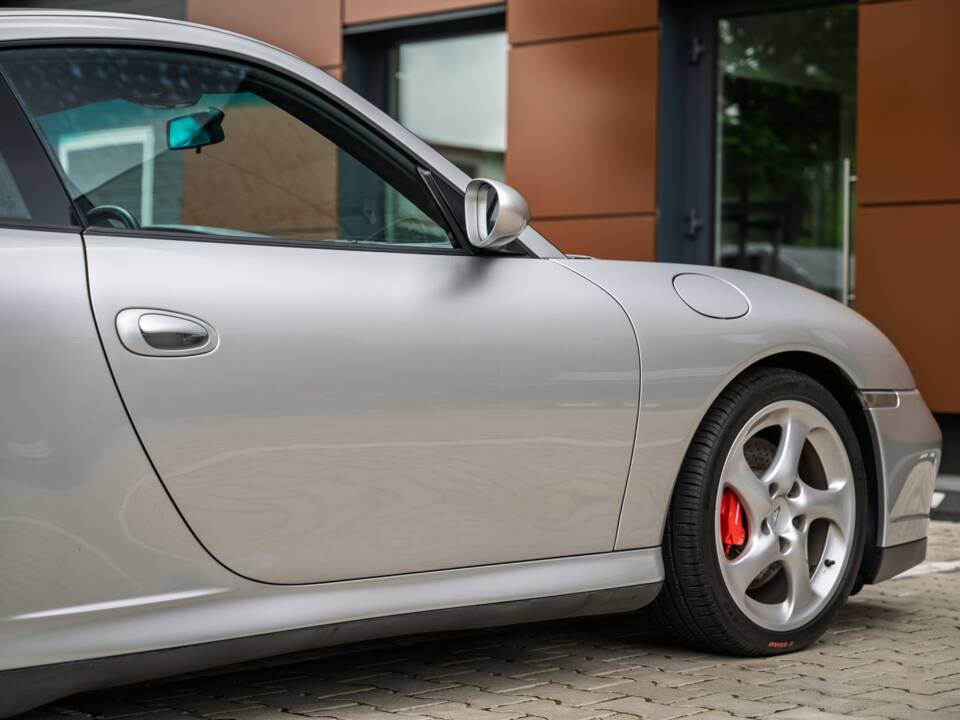 Afbeelding 40/73 van Porsche 911 Carrera 4S (2002)