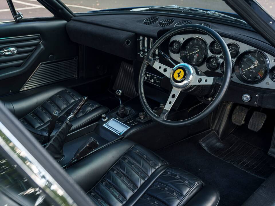 Afbeelding 14/26 van Ferrari 365 GTB&#x2F;4 Daytona (1971)