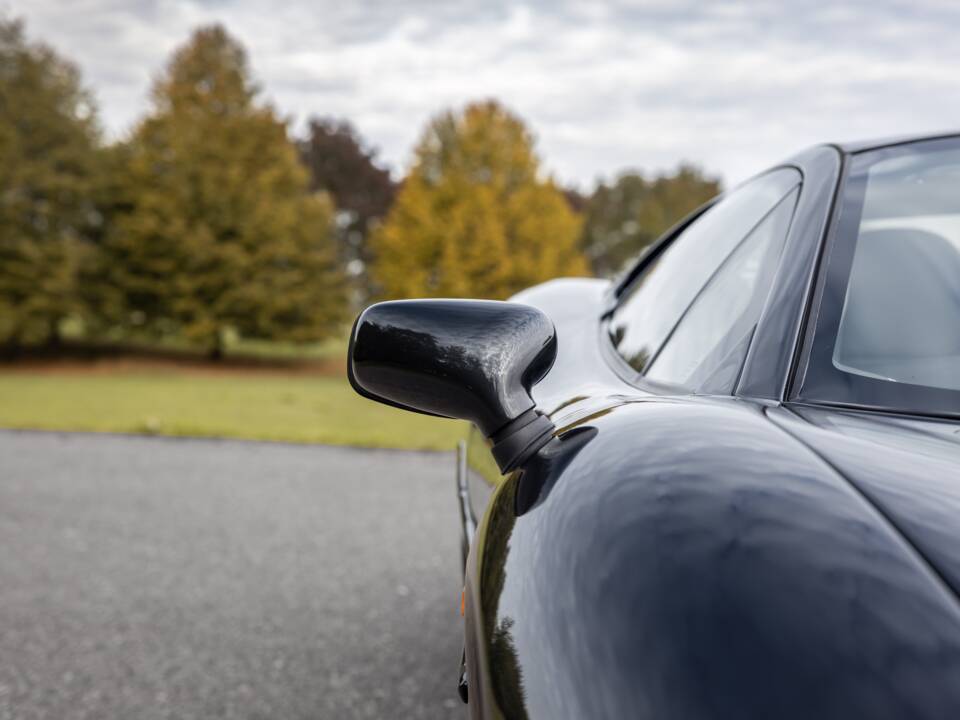 Image 23/60 of Jaguar XJ 220 (1992)