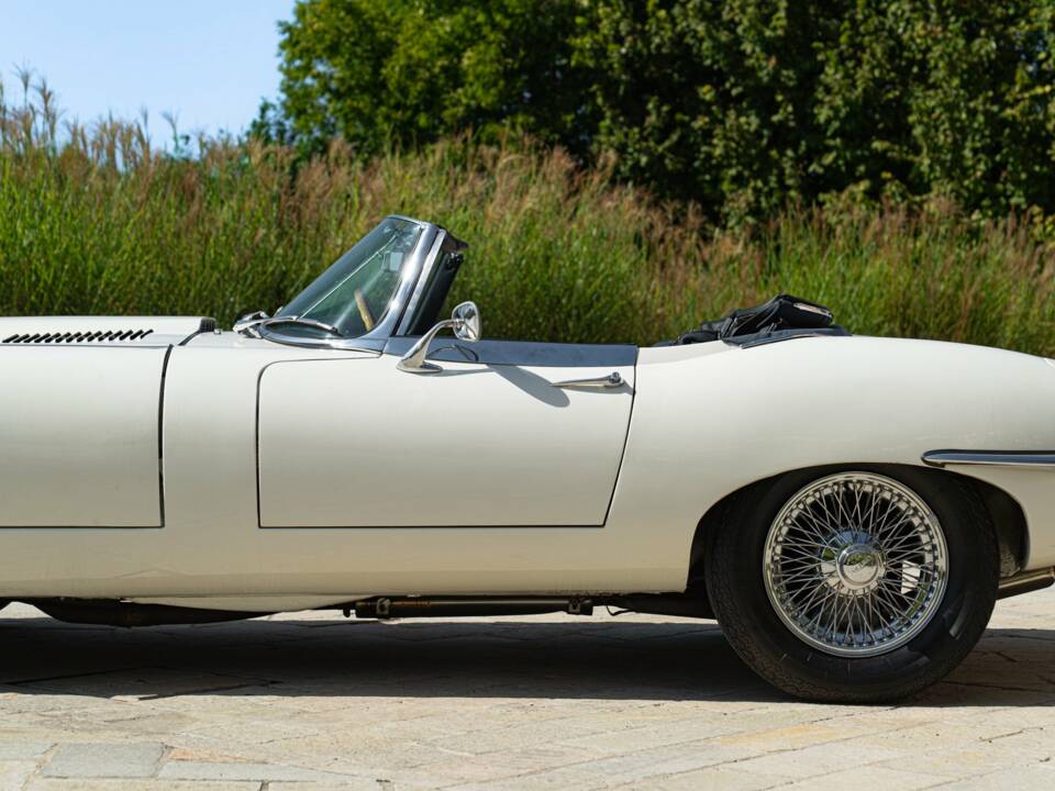 Bild 31/50 von Jaguar E-Type (1968)