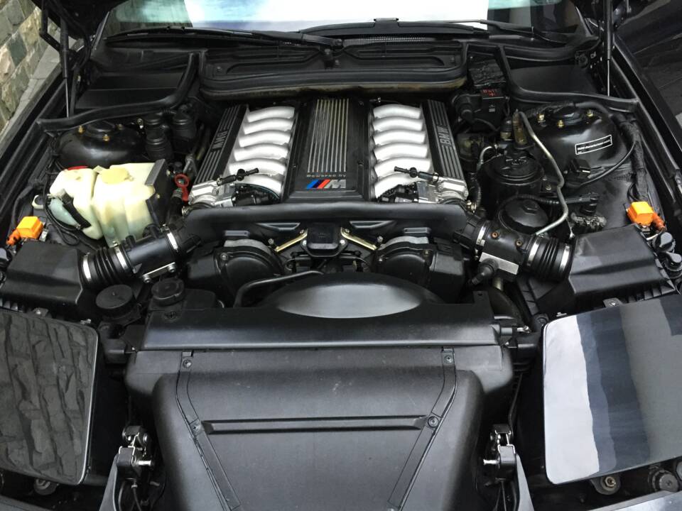 Immagine 2/28 di BMW 850CSi (1993)