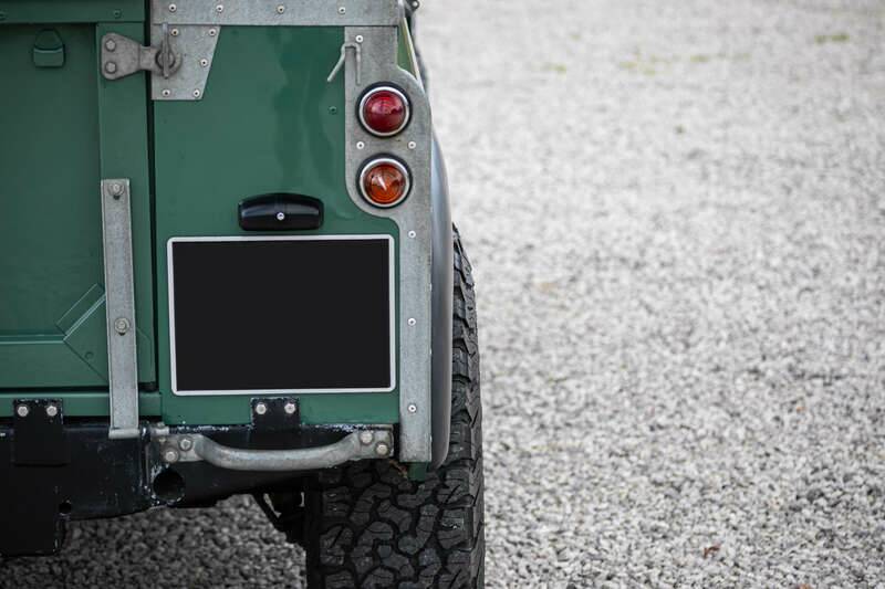 Image 37/41 of Land Rover 90 (1988)