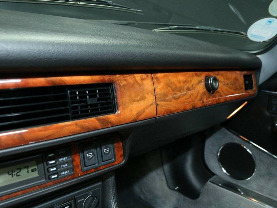 Image 26/50 de Jaguar XJS 5.3 V12 (1992)