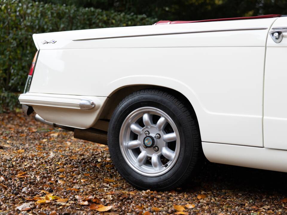 Image 26/50 of Triumph Herald 1200 (1967)