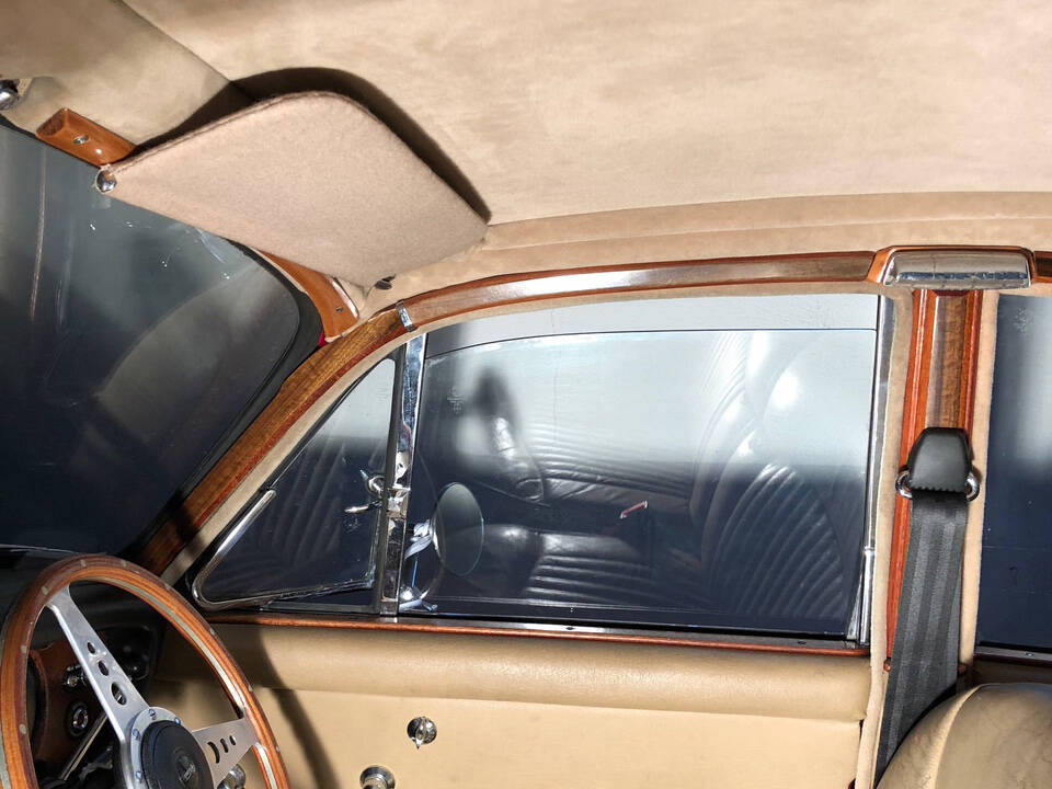 Image 10/22 of Daimler Sovereign 4.2 (1969)