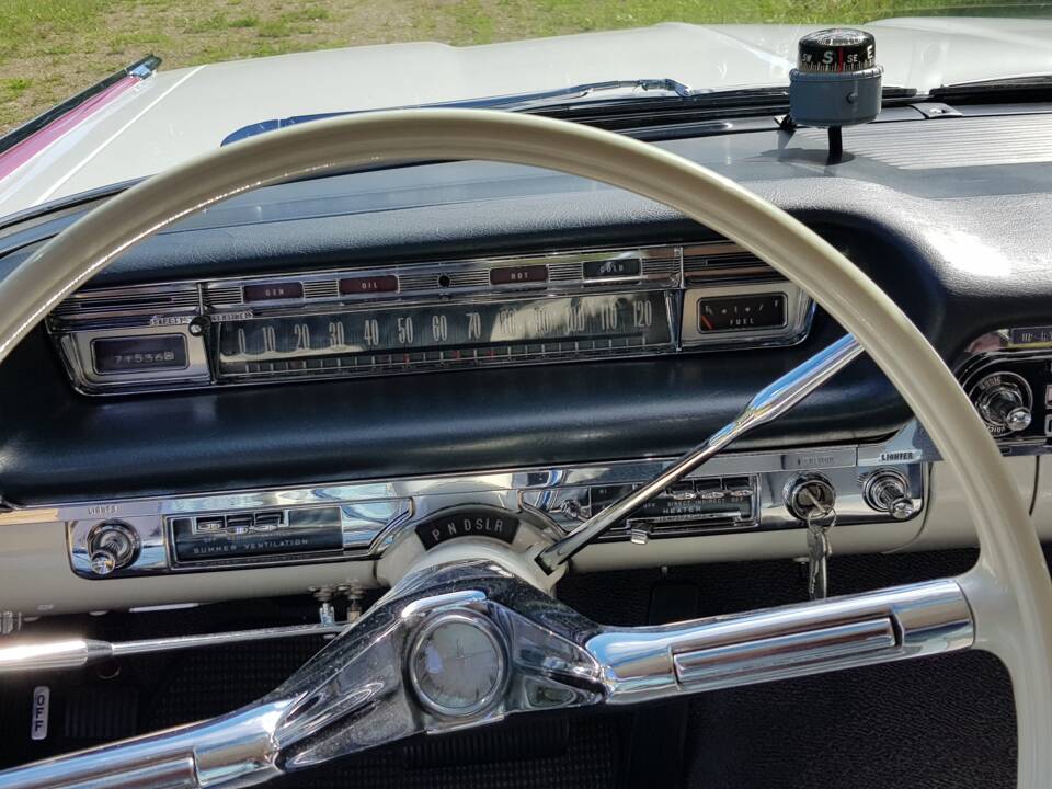 Imagen 13/30 de Oldsmobile 98 Holiday SceniCoupe (1959)