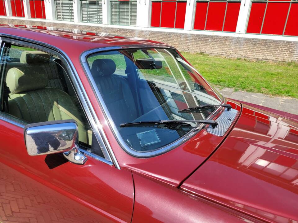 Image 8/20 of Jaguar XJ 12 (1986)