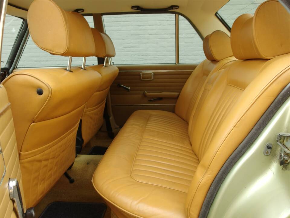 Image 71/95 de BMW 2500 (1977)
