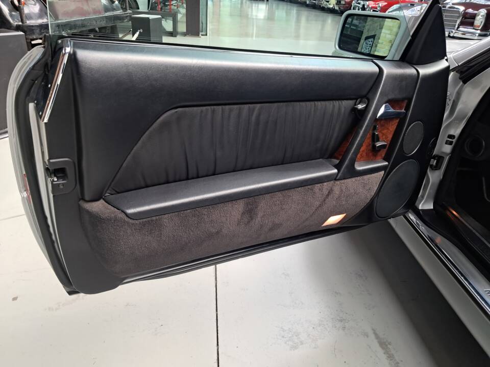 Bild 20/30 von Mercedes-Benz SL 280 (1993)