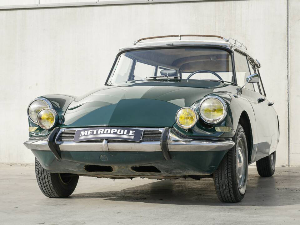Image 39/43 of Citroën ID 19 Break (1967)