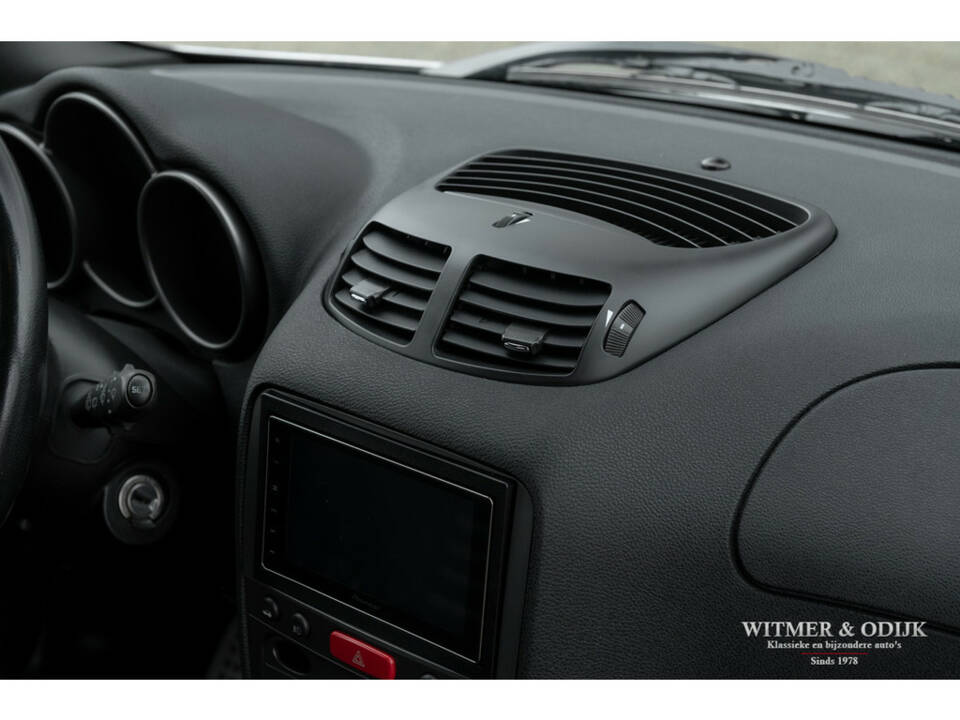 Image 16/31 of Alfa Romeo 147 3.2 GTA (2003)