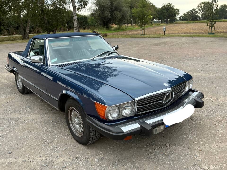 Image 2/8 de Mercedes-Benz 380 SL (1985)