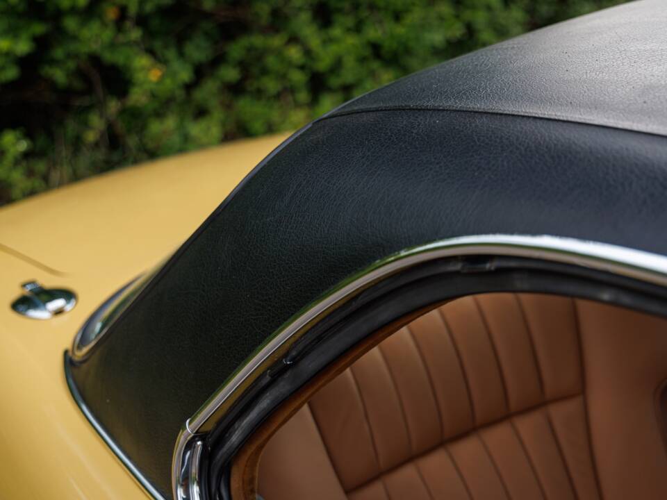 Bild 38/40 von Daimler Sovereign 4.2 (1976)