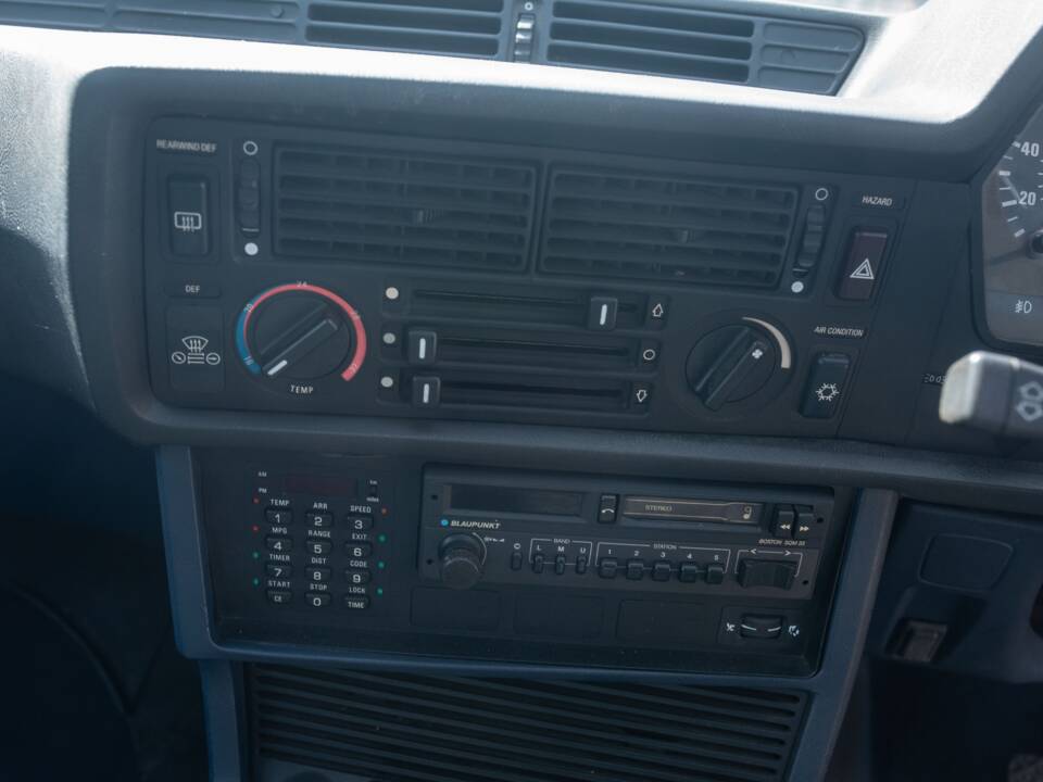 Bild 50/50 von BMW 635 CSi (1984)