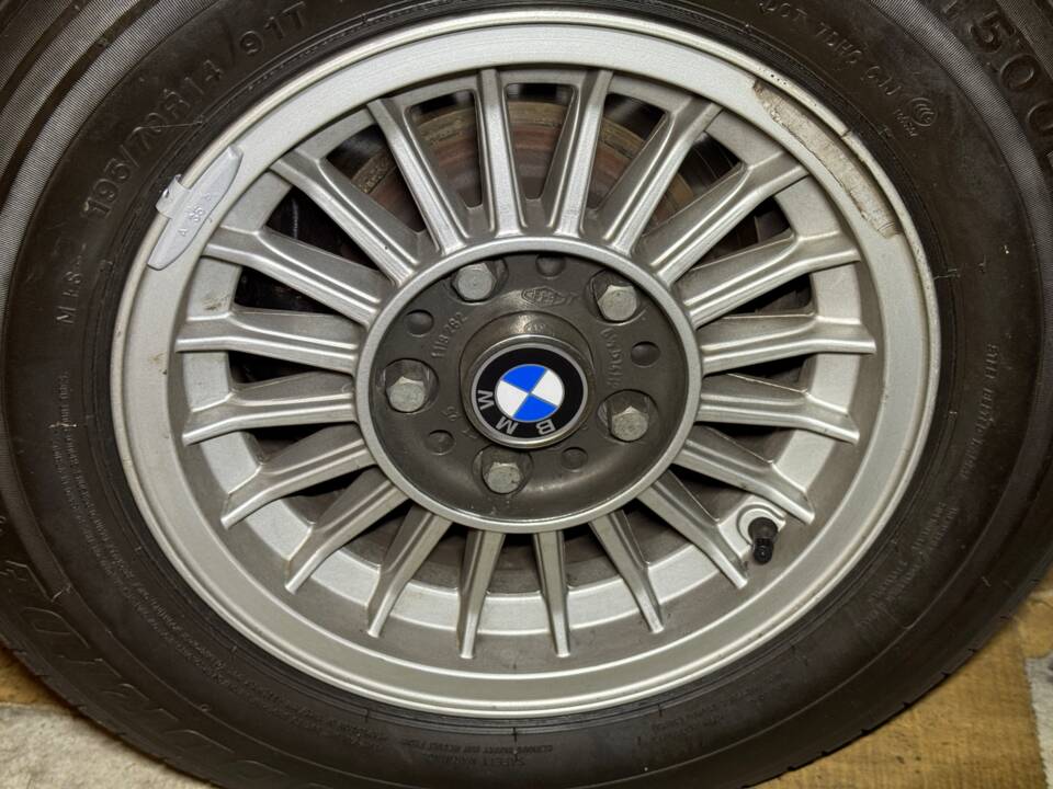 Bild 15/29 von BMW 2500 (1977)