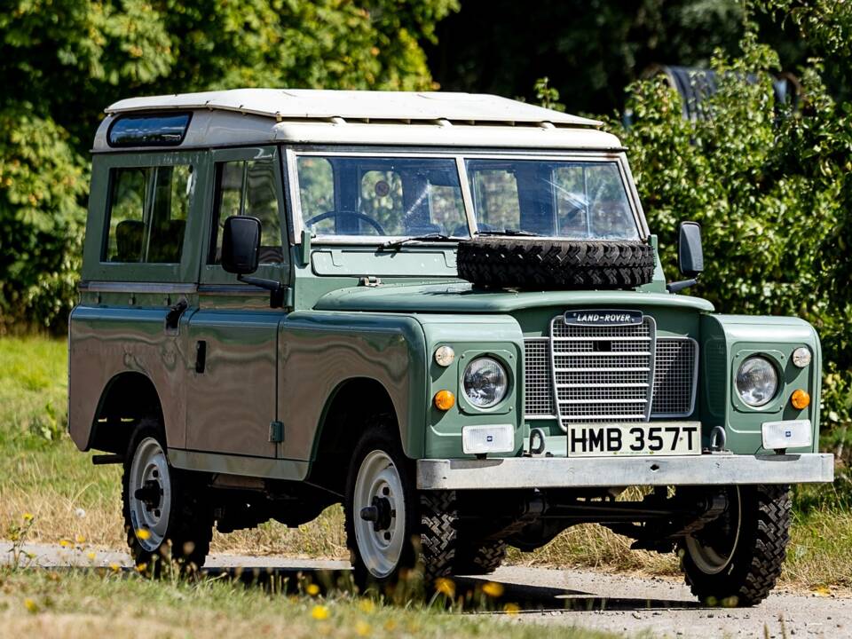 Image 22/50 of Land Rover 88 (1978)