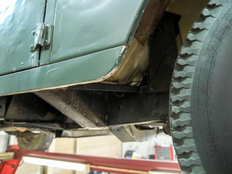 Image 44/50 of Land Rover 109 (1978)